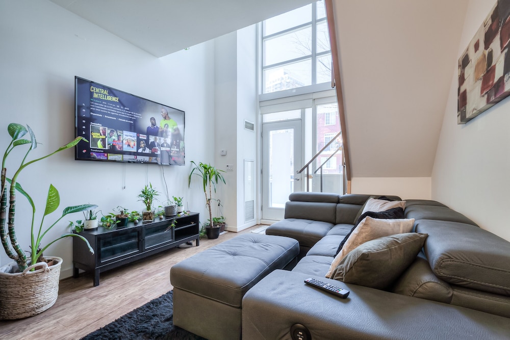 1 Shaw St Loft Suites