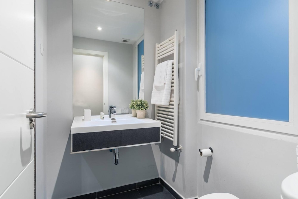 Mm26 I 4C in Madrid With 2 Bedrooms and 2 Bathrooms