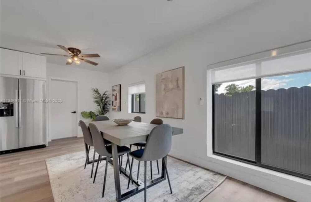 Boho Chic: 3BR Home With Pool