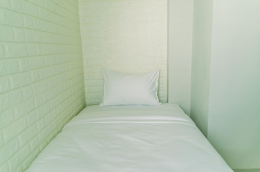 Restful And Comfy 2Br At Serpong Greenview Apartment view 5