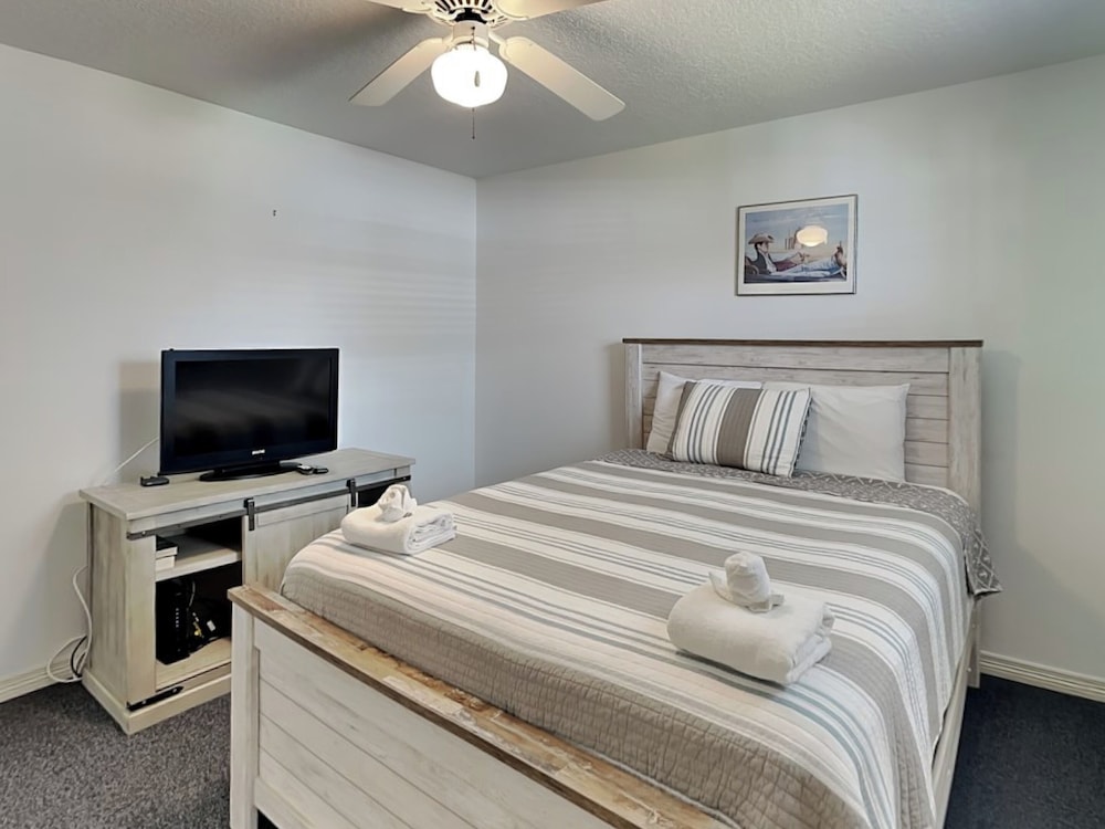 Casa de Reyes by Ryson Vacation Rentals