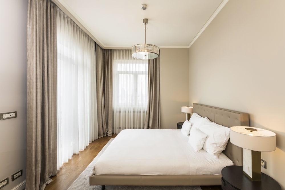 Ist flats Serviced Apartments - EMAAR SQ