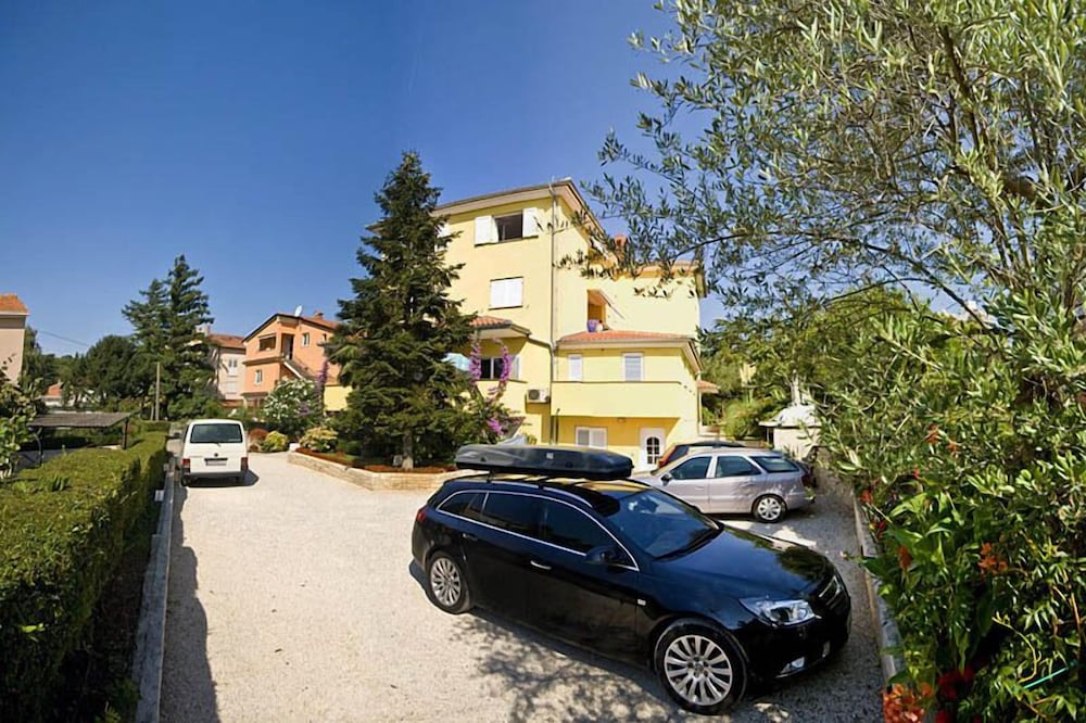 Apartments Davorka