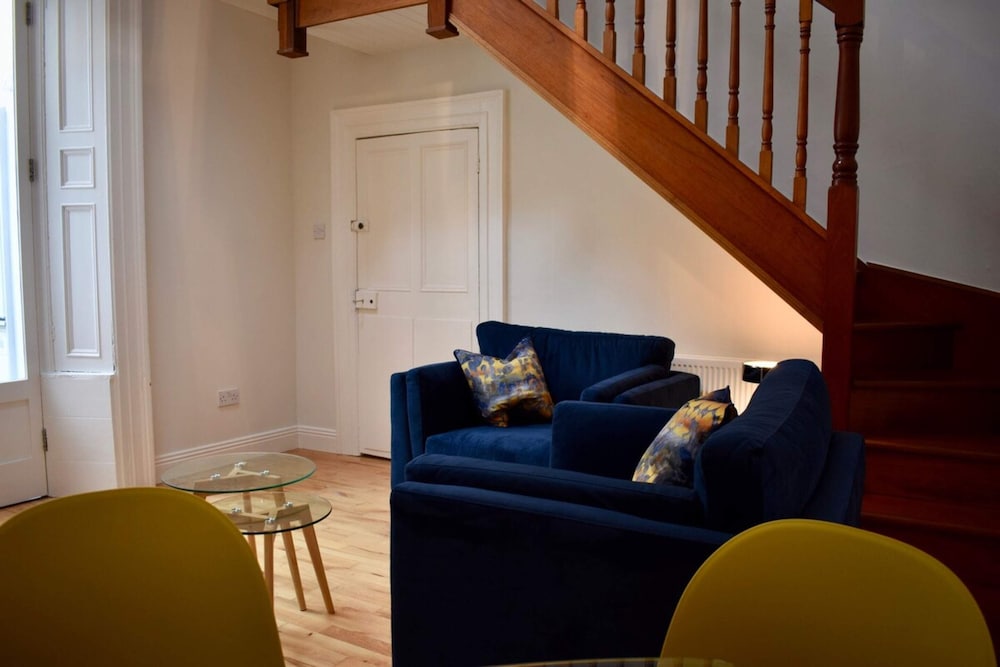 Modern 1 Bedroom Apartment Close to the Centre
