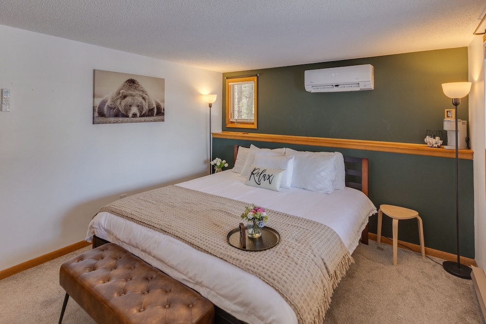 Scenic White Mountains Retreat 4 Bedroom Home