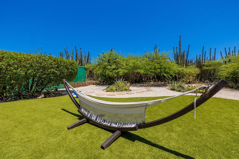 NEW Luxury 4BR Beachfront Villa w Infinity Pool