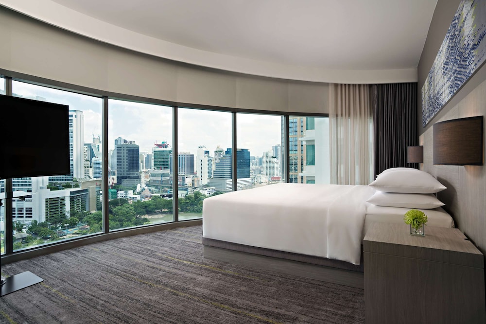 Hyatt Place Bangkok Sukhumvit 24 10