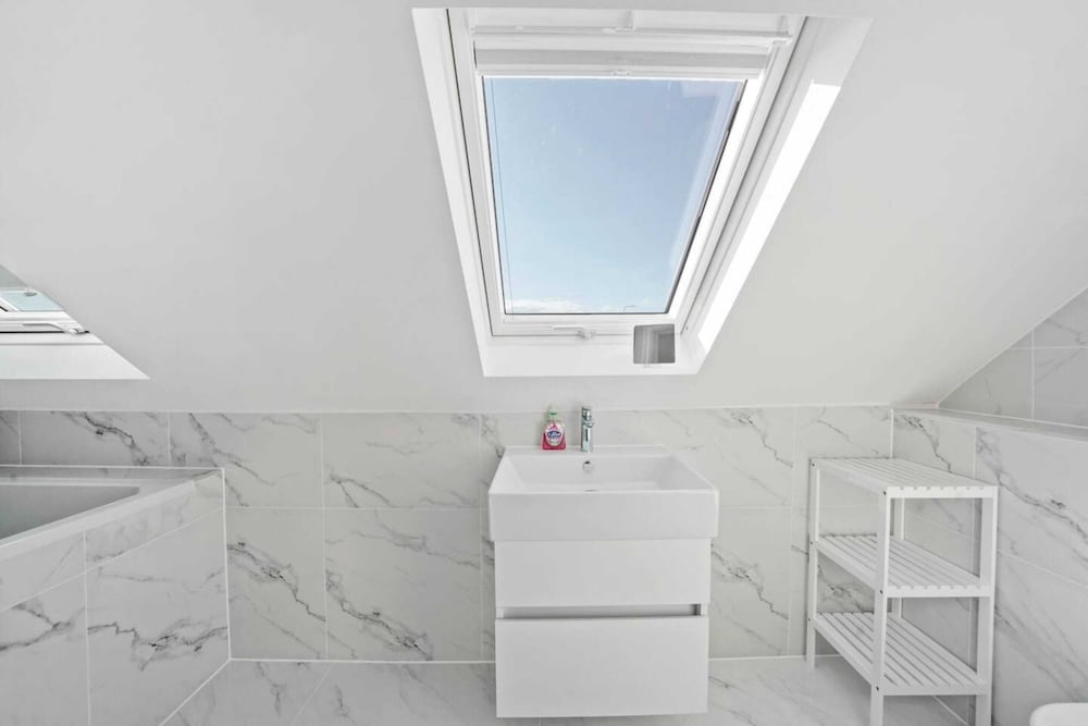 Gorgeous 3 Bedroom Duplex Apartment in West London