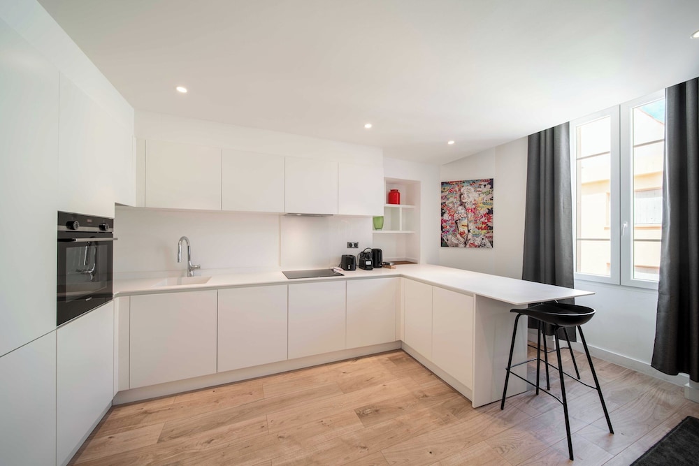 Charming Apartment 100m From the Old Port view 4