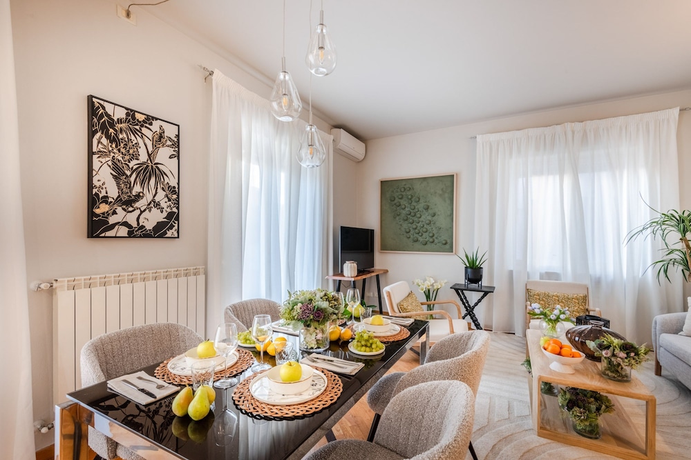 The City Terrace Apartment