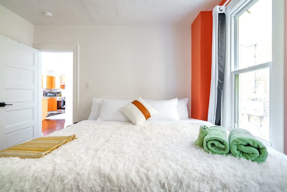 Prime Location Top Rated Clean Parking Free