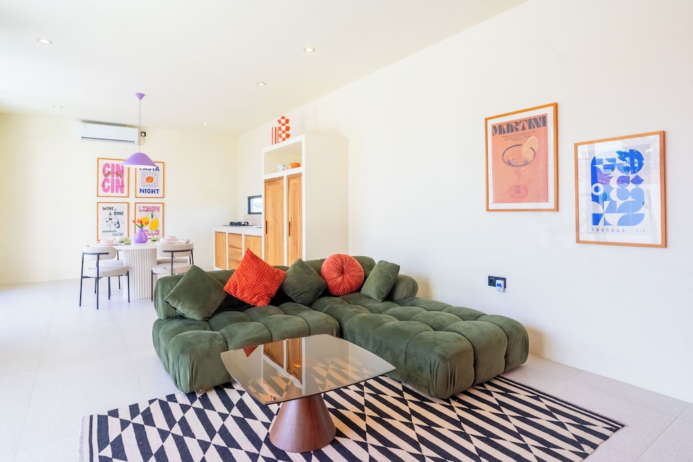 Stylish Private Pool Villa in Pererenan