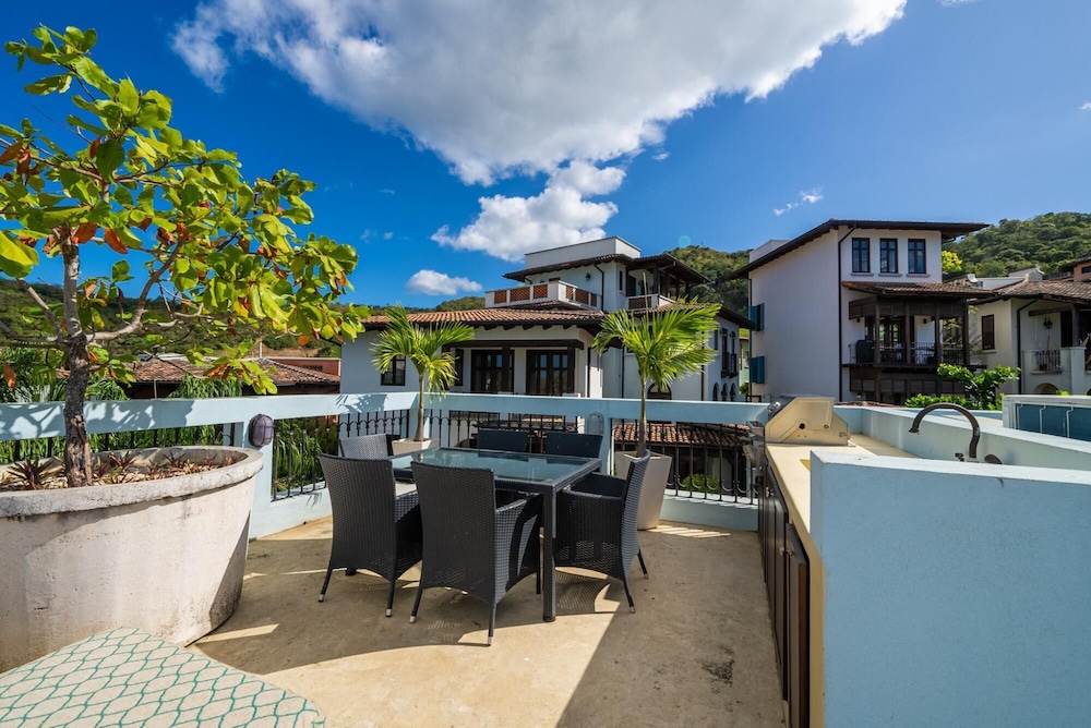 Las Catalinas 3BR House w Pool Rooftop Terrace Casa Cazenovia