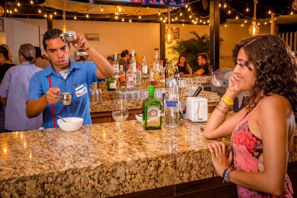 Nomads Party Hotel & Hostel
