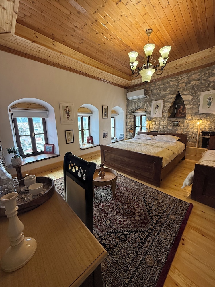 Old Town Guesthouse Guri