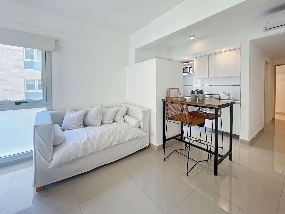 Ayres Suites Moreno