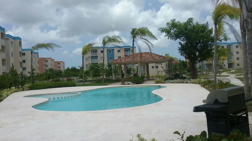 J&R Apartamento Serena Village