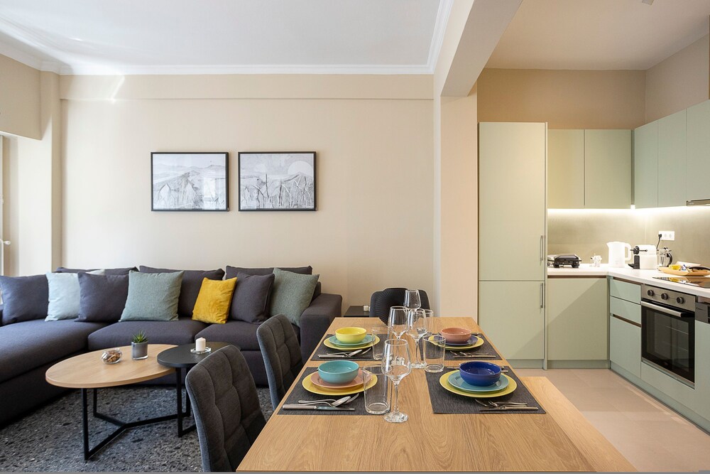 Spacious 2-bedroom Retreat in the Heart of Athens