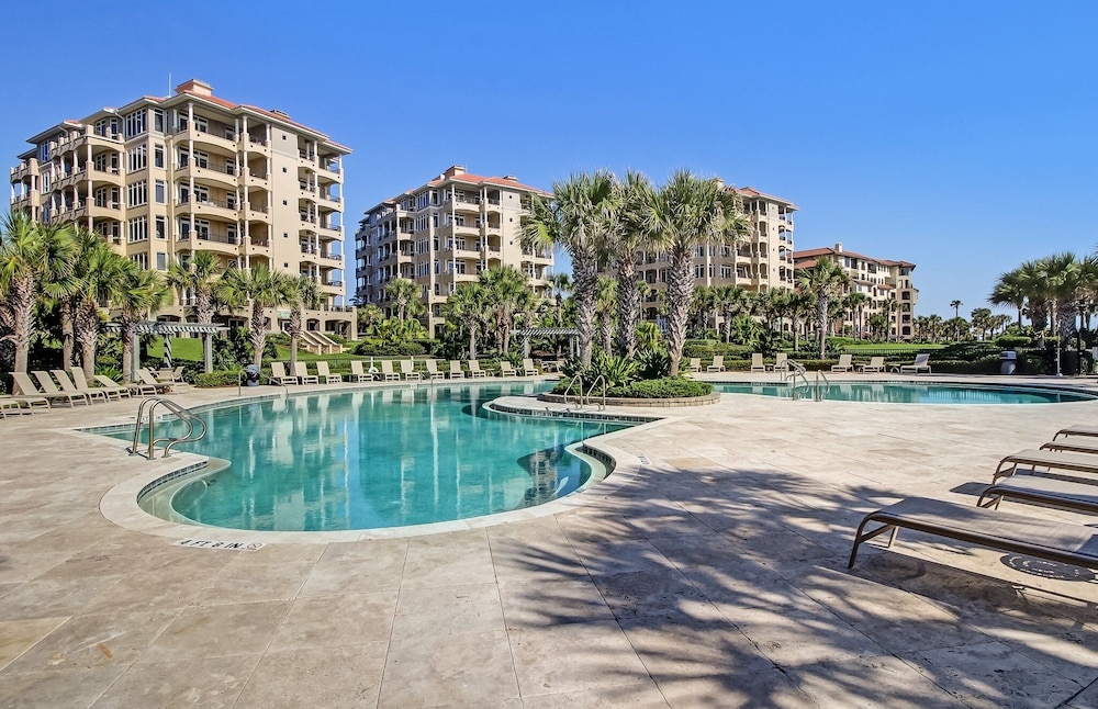 Kingsland Vacations - Spacious Oceanfront Penthouse Villa by RedAwning - Property Image 1