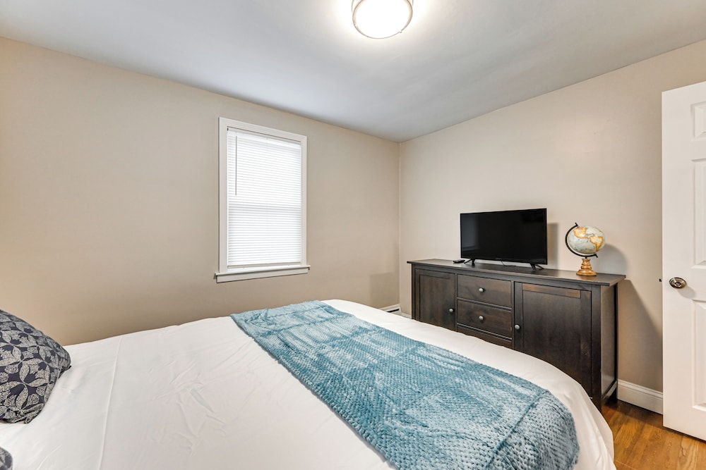 Modern Home w/ Spacious Yard in Springfield!