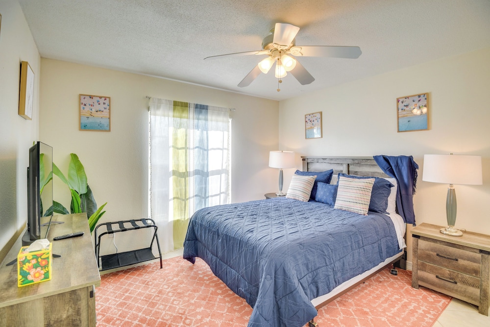 Private Pool & Park Access: Cozy South Daytona Gem