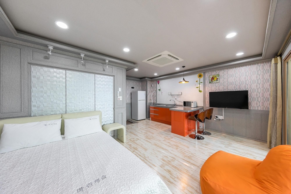 hotel room