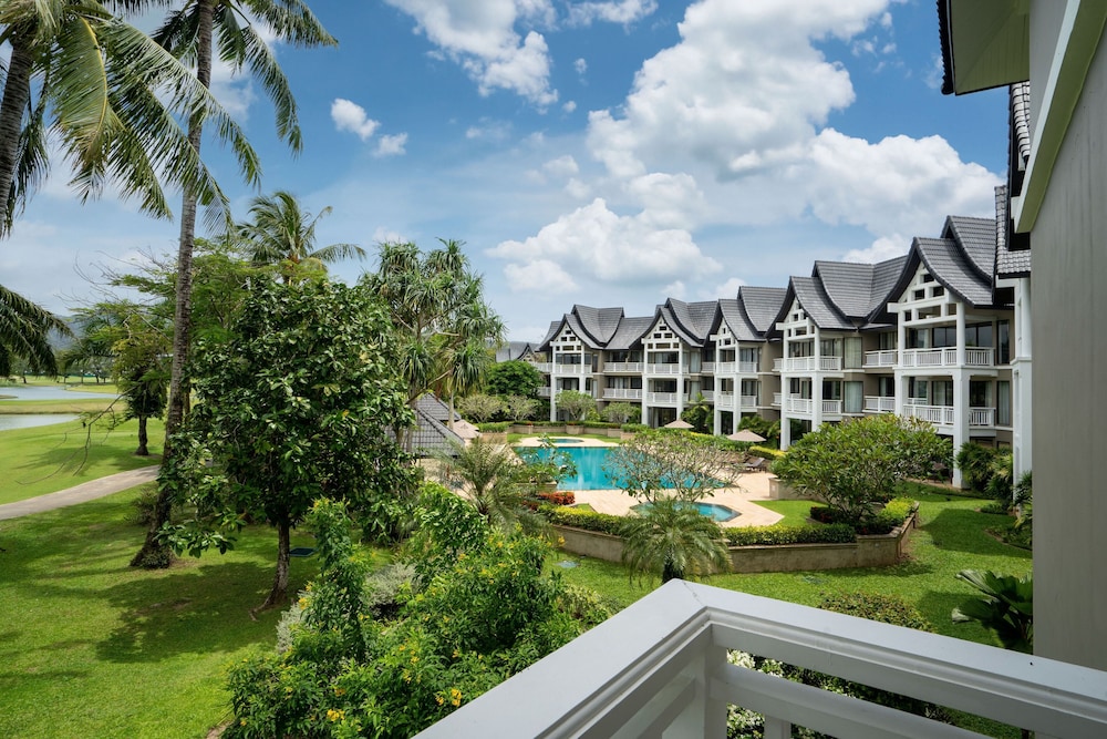 Laguna 2BR Apartment 2223 in Allamanda 2