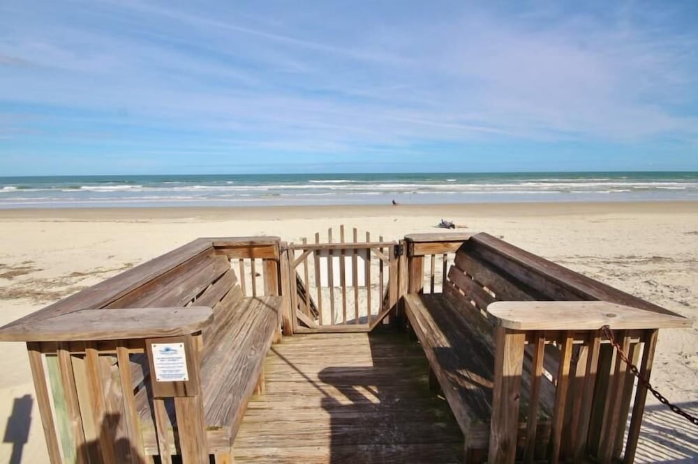 Oceanside Village D2