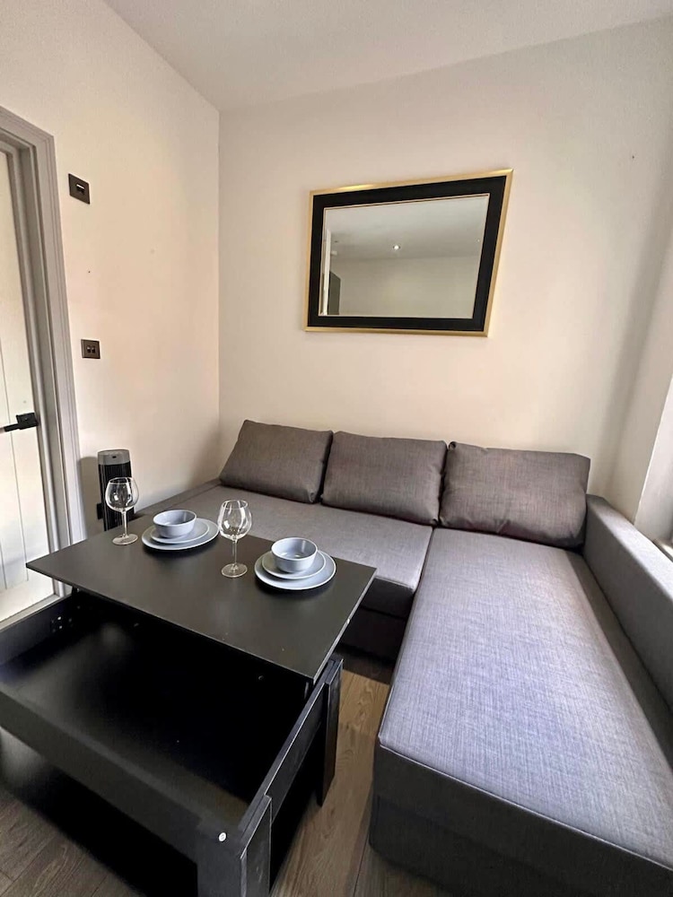 Cosy and Modern Duplex in the Heart of Earls Court