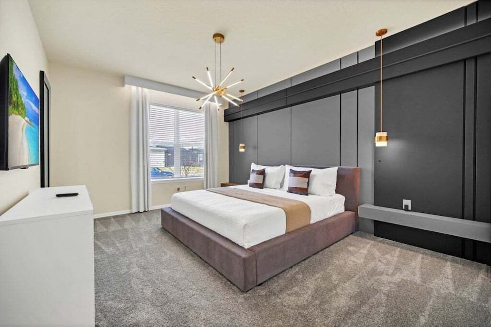 Everyone's Family Fun Home, Slides In Kids Rooms 10 Bedroom Villa