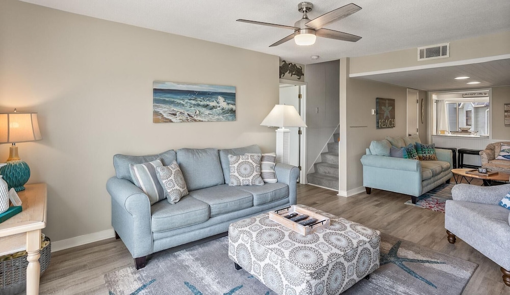 Condo with Resort Access - Great North Island Location