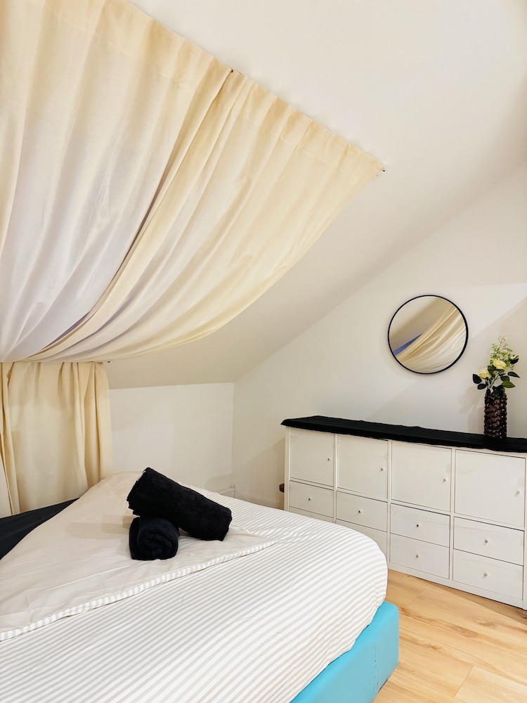 Comfortable Budget Room near Liesing