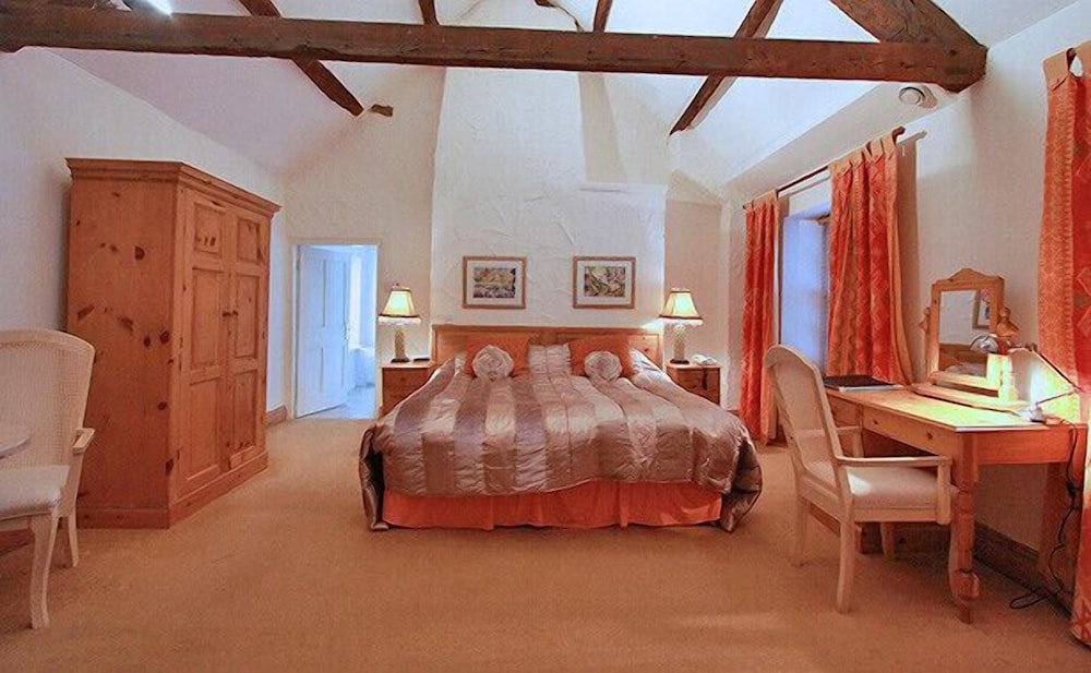 Haltwhistle Vacations - Centre of Britain Hotel  Restaurant - Property Image 4