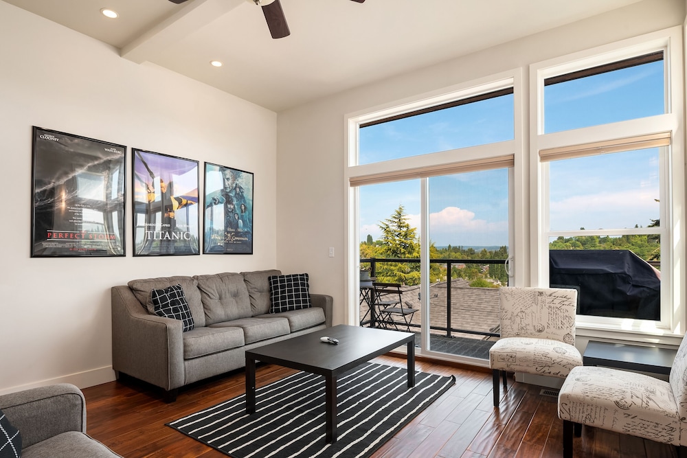 Seattle Vacation Home - The Port