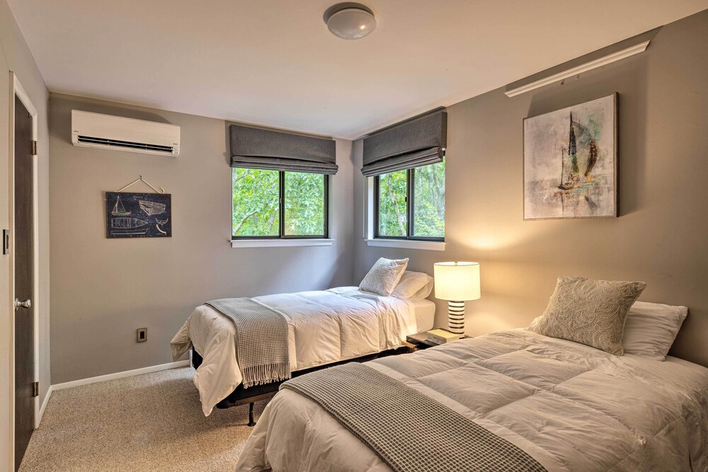 Unique Southampton Getaway w/ Rooftop Deck! view 5
