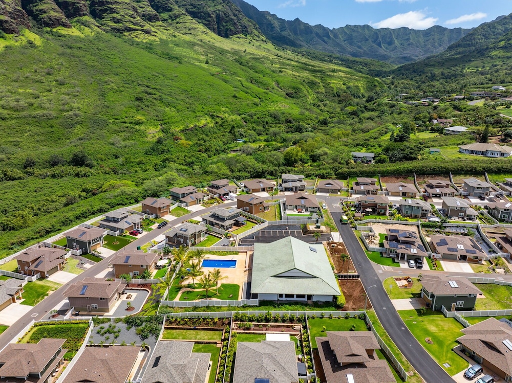 @marbella Lane - Elegant 3BR w/ Marvelous Views