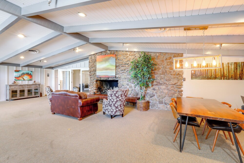 Townhome Near Dtwn Flagstaff: Grill, Golf & Relax!
