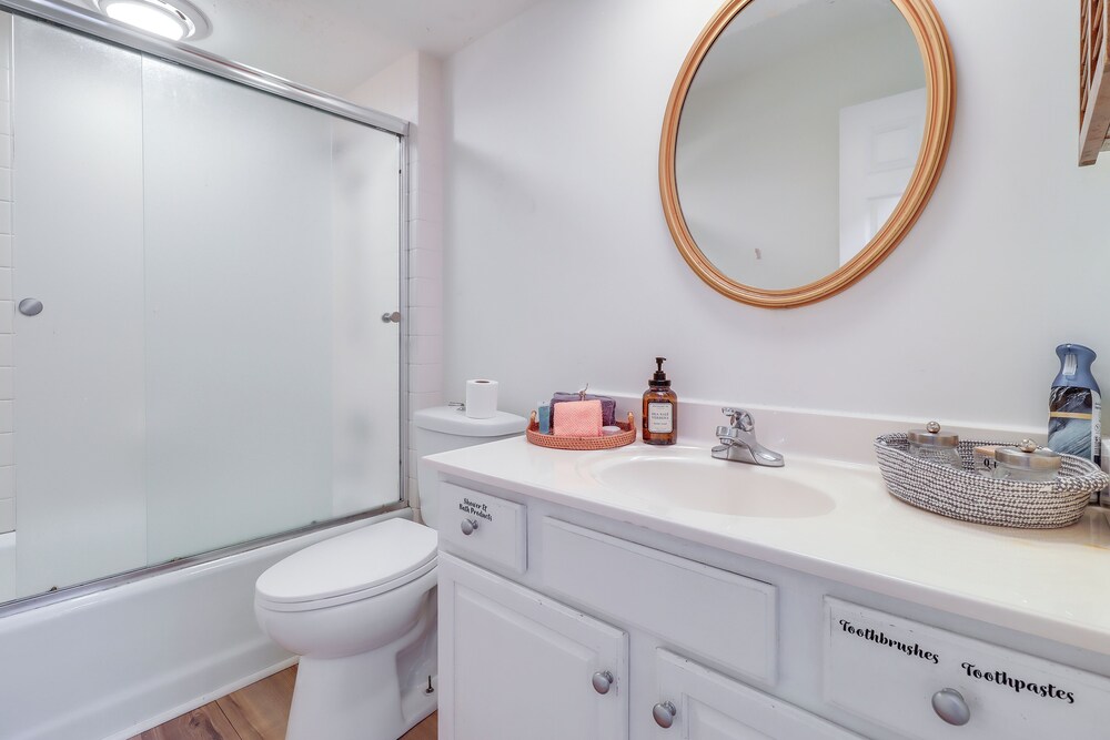 7 Mi to Downtown: Toledo Apt Near Franklin Park