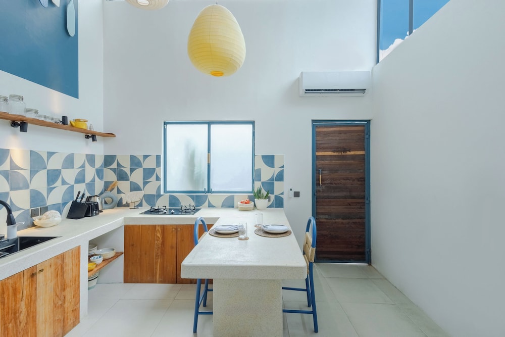 Studio Santorini - 1 BR Loft in Canggu