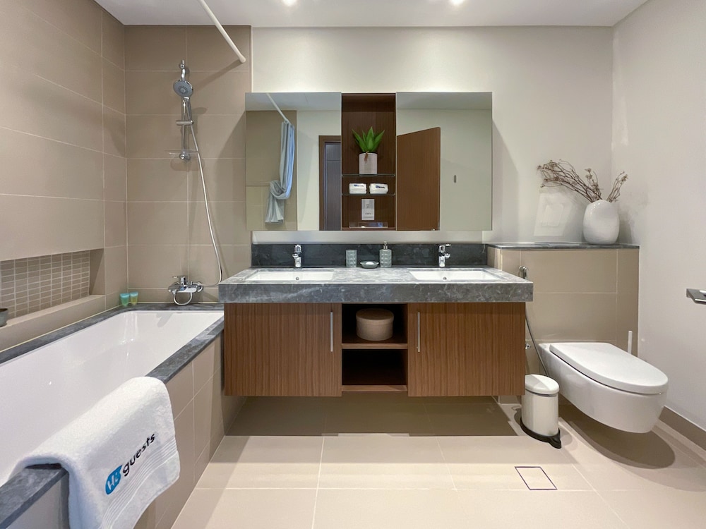 HiGuests - EMAAR 52-42