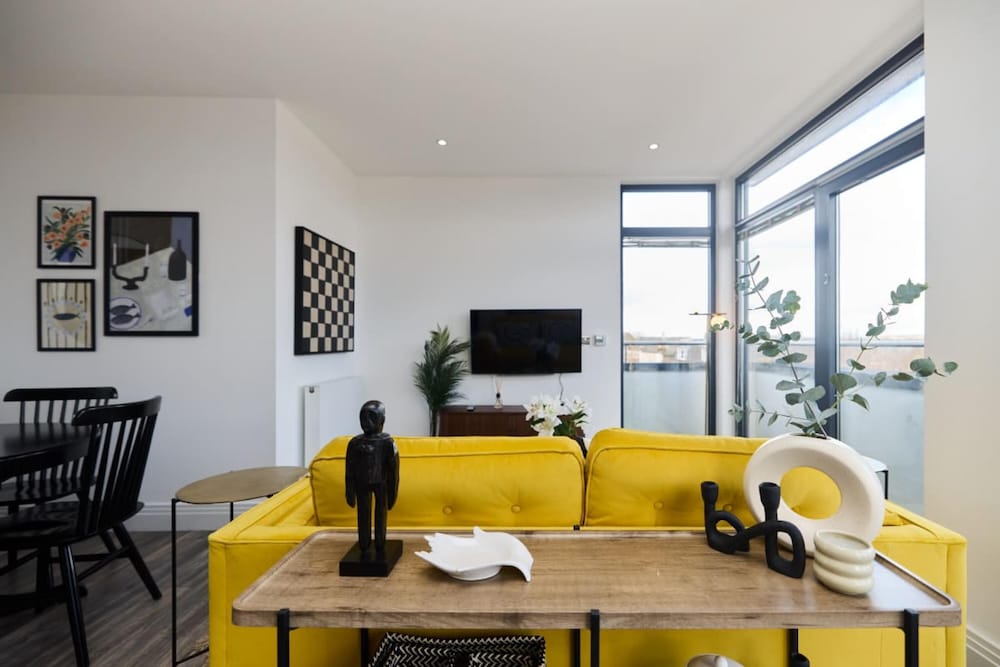 The Harlesden Hideaway - Lovely 2bdr Flat With Balcony