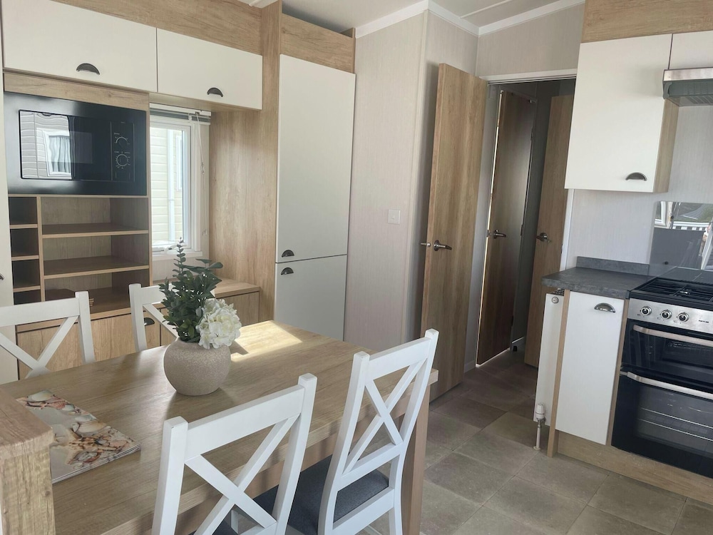 2 Bed-sleeps 6-patio-parking-pet Friendly