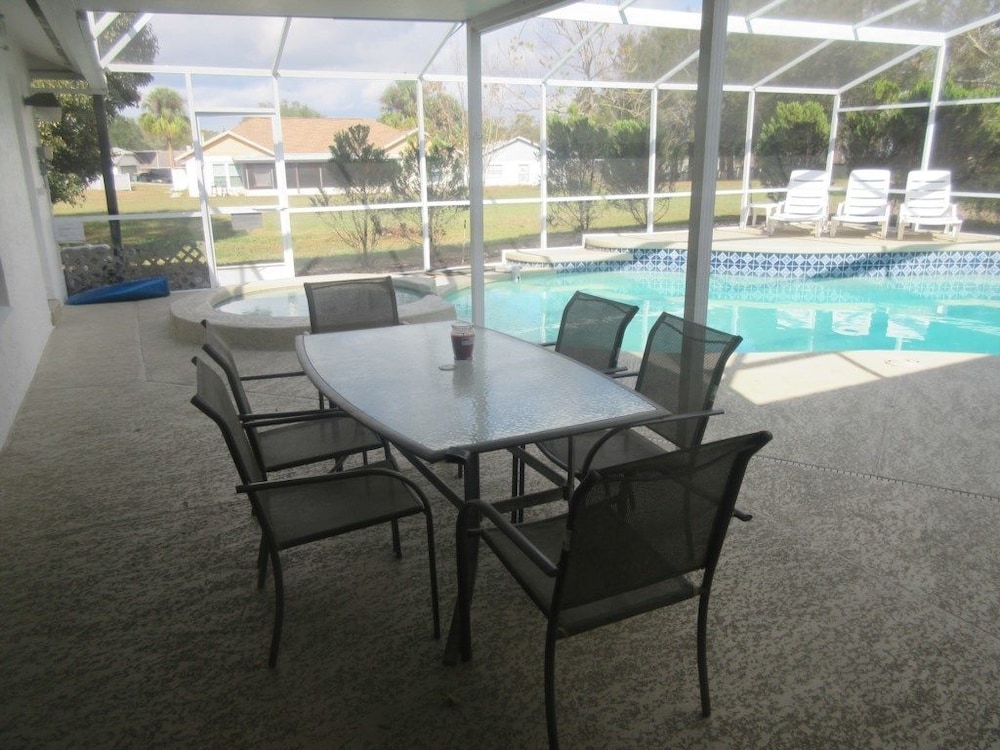 7BR Pool Home Emerald Island by SHV-8409