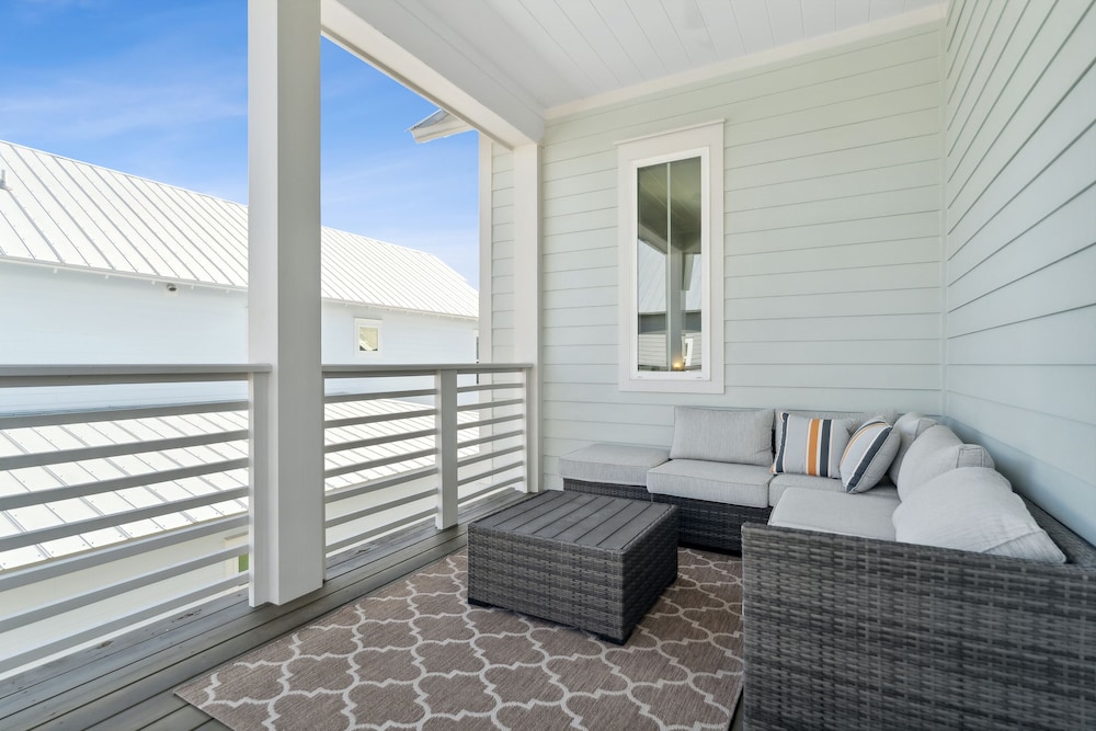 Prominence on 30A by Panhandle Getaways