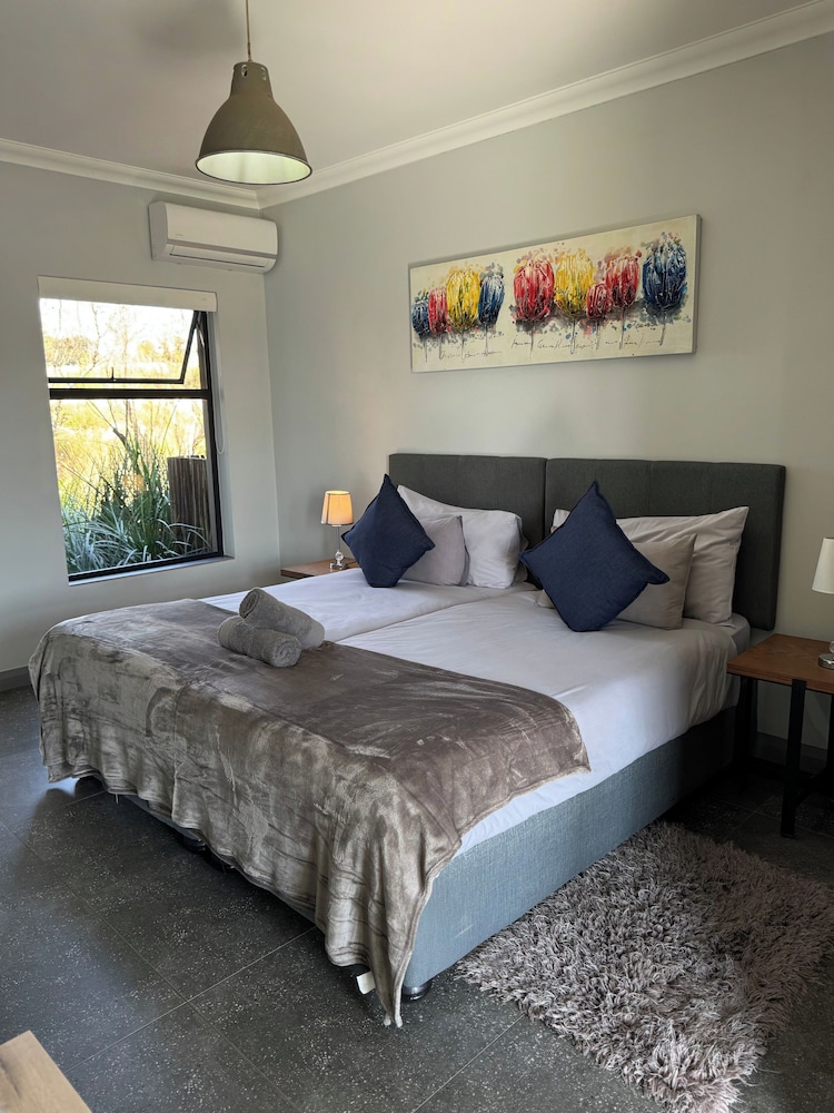 Stones Throw Manor