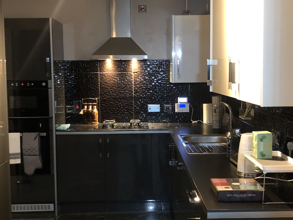Lovely 3-bed House in Chafford Hundred view 5