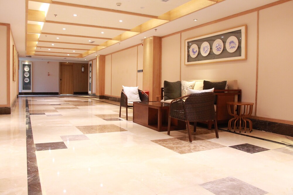 Queshan Lake Arcadia Intl Resort