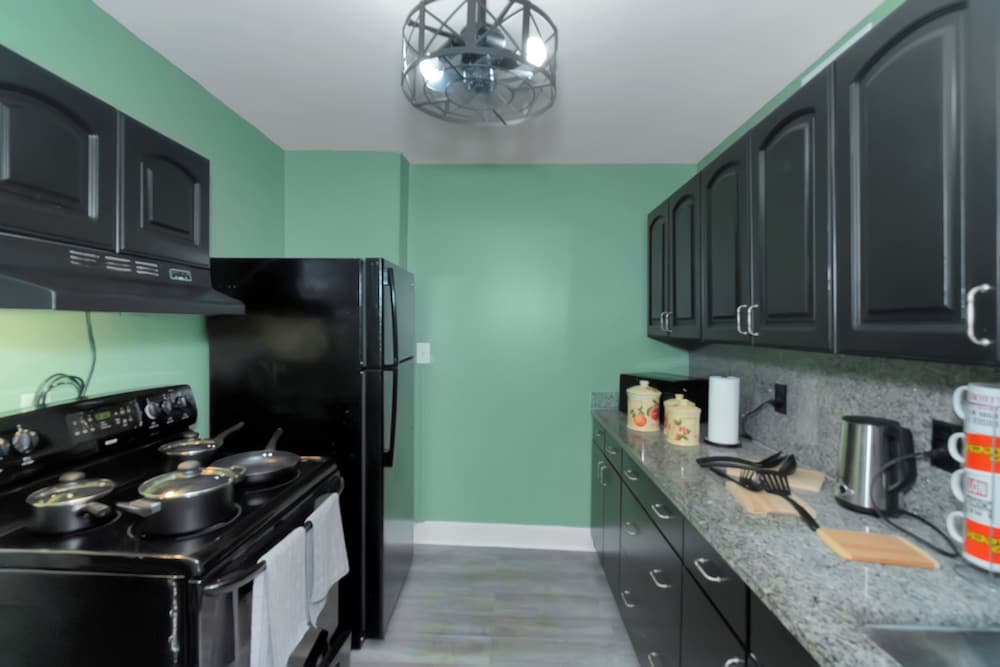 Spacious 3BR Condo in DTWN