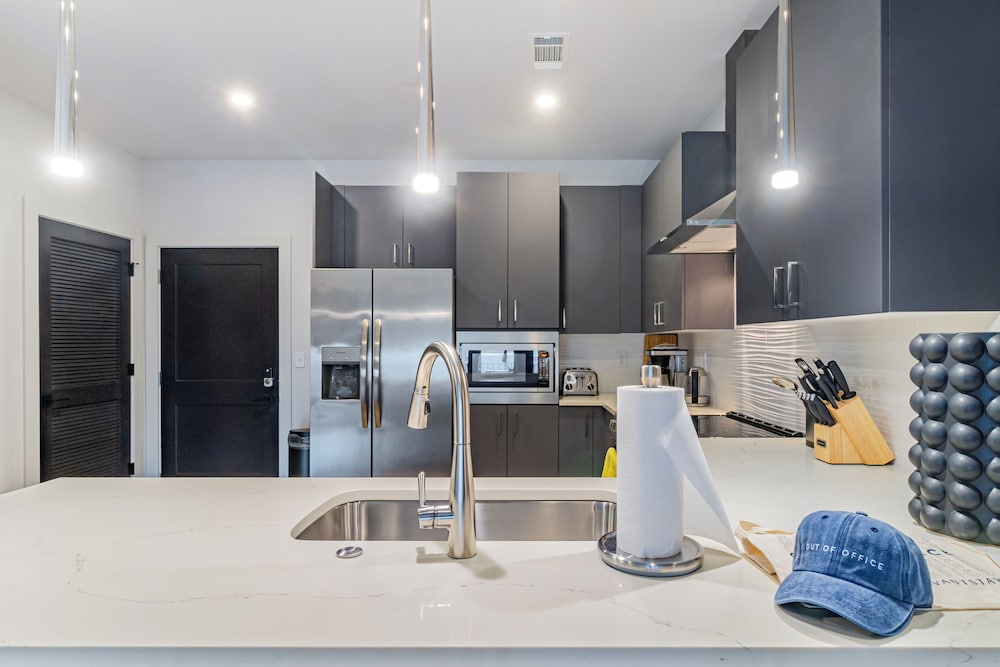 The Odyssey Apartments – by AvantStay Designer Stay in Midtown