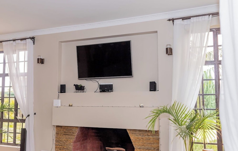 Lux Suites Enkarsis Bungalow Kisaju